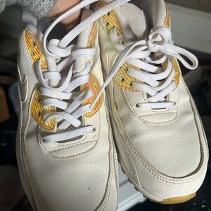 White and Yellow NIKE Sneakers woman size 7